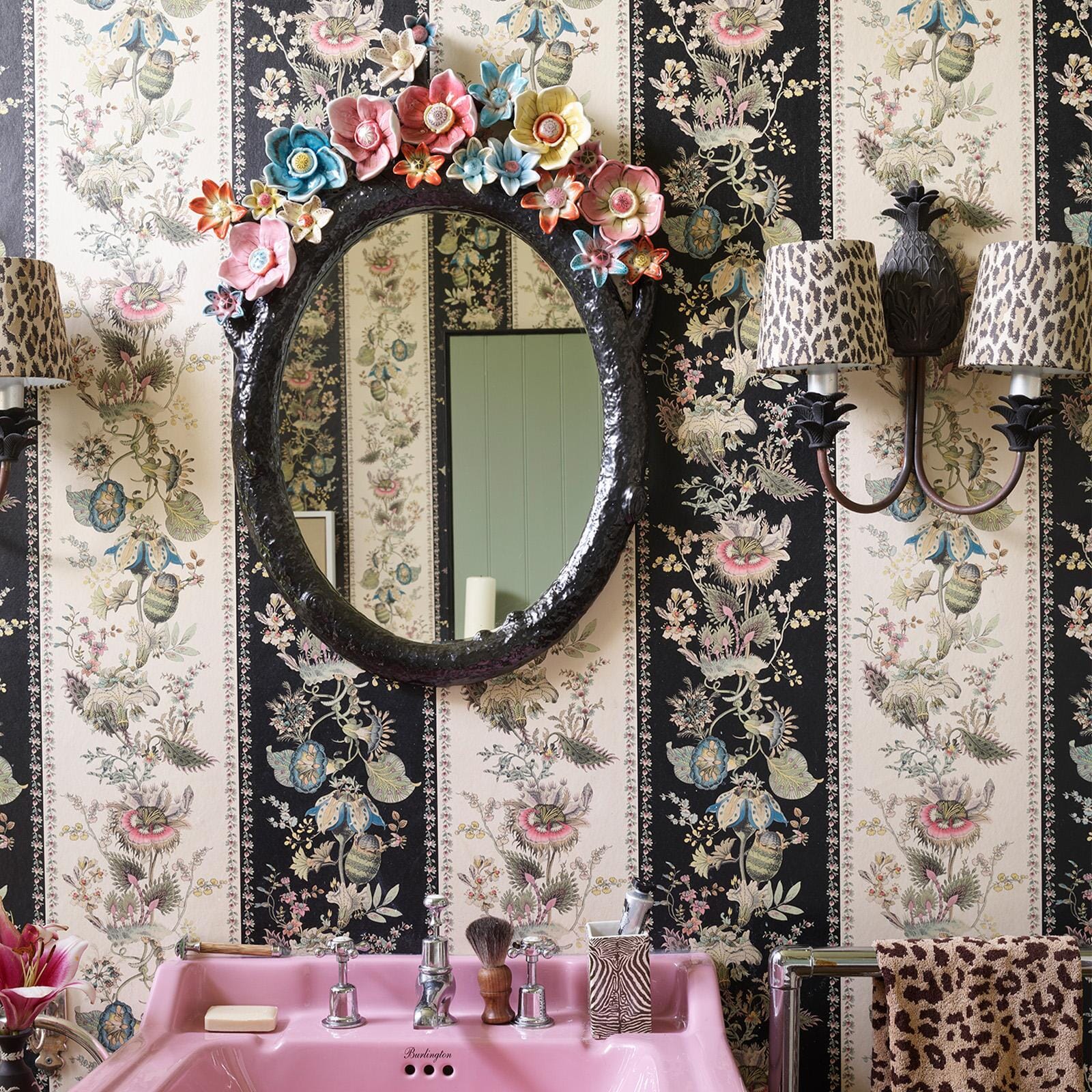 FLORA FANTASIA Wallpaper - Noir Stripe - Image 3