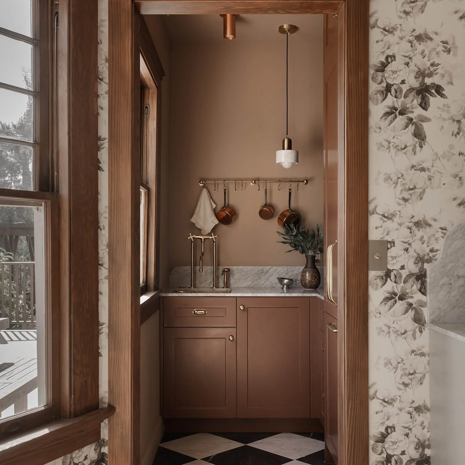 LONDON ROSE Traditional Wallpaper - Smoke Grey - Image 3